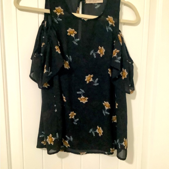 Rewind Medium Blouse - Picture 2 of 5